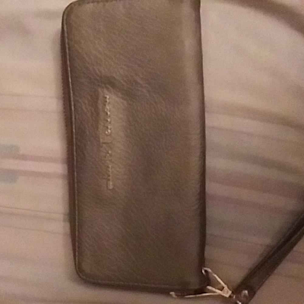 Like new green wallet